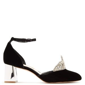 NIB Sophia Webster Black Velvet Royalty Tiara Pump